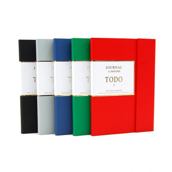 notebook with magnet closure